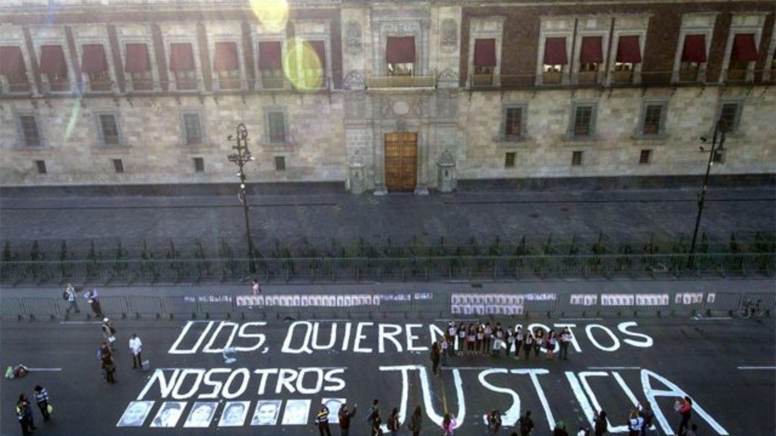 Ustedes-quieren-votos-nosotros-queremos-justicia-protestan-por-asesinato-de-periodistas-en-México-640x424